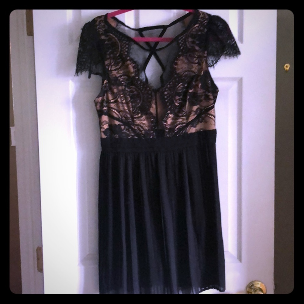 Dress - Picture 2 of 4